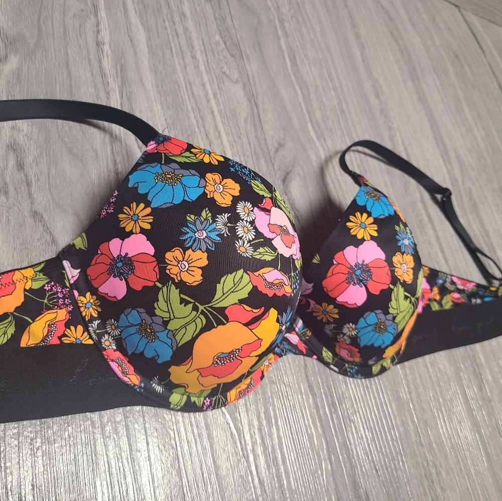 PINK WEAR EVERYWHERE PUSH-UP BRA